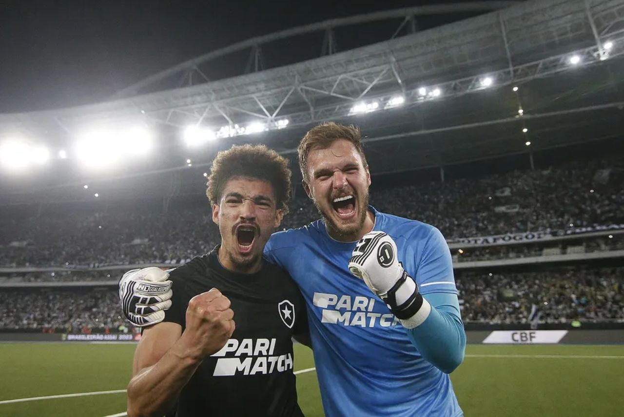 Zagueiro e goleiro do Botafogo