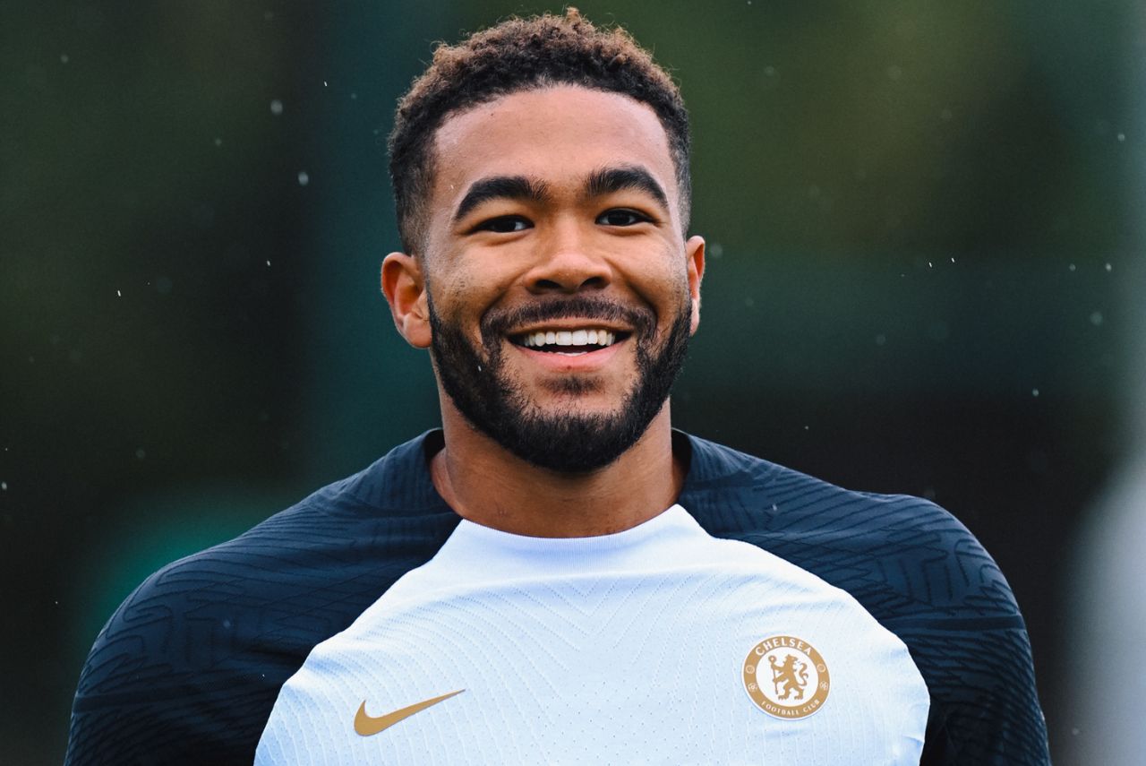 Lateral retornou aos treinos no Chelsea