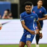 Lateral de 21 anos em ação pelo Chelsea