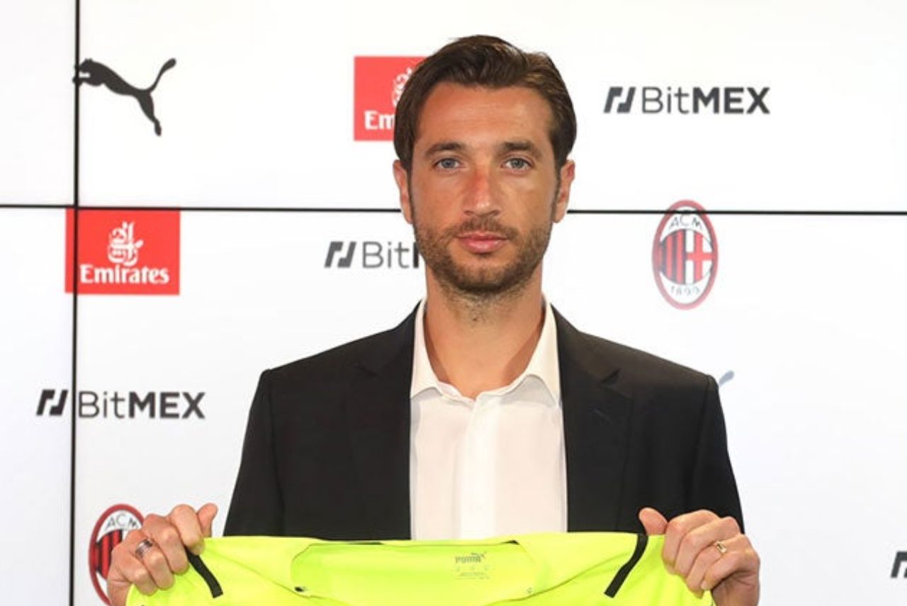 Goleiro de 40 anos tem apenas um jogo pelo Milan