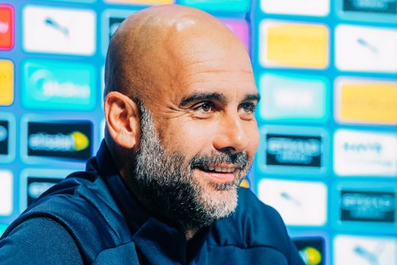 Guardiola durante coletiva do Manchester City