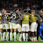 Jogadores da Juventus comemorando a importante vitória
