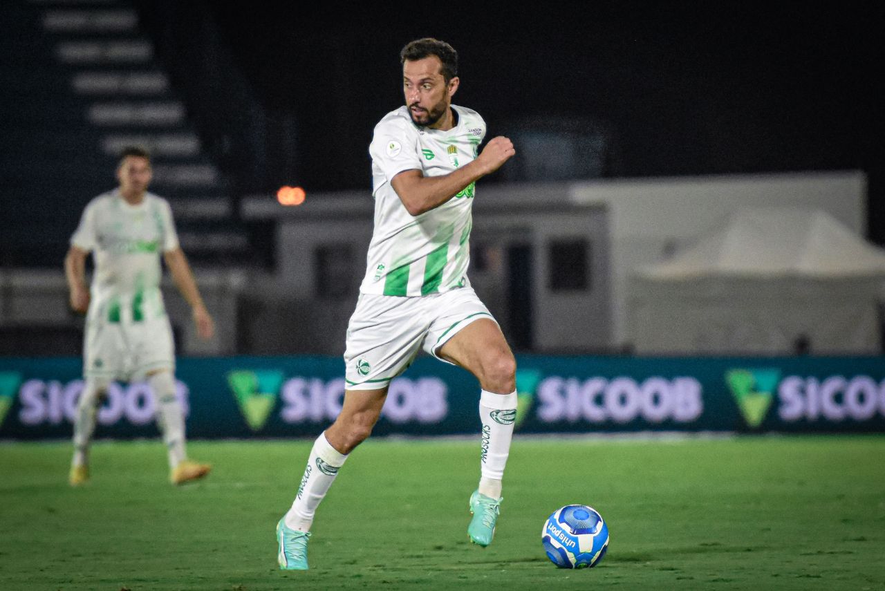 Meia é o artilheiro do Juventude na Série B