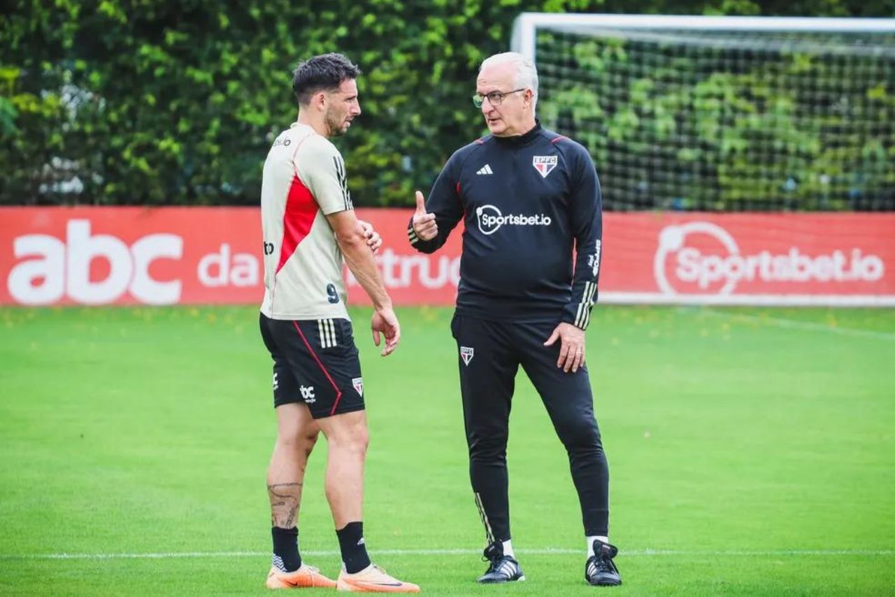Calleri em treino do São Paulo