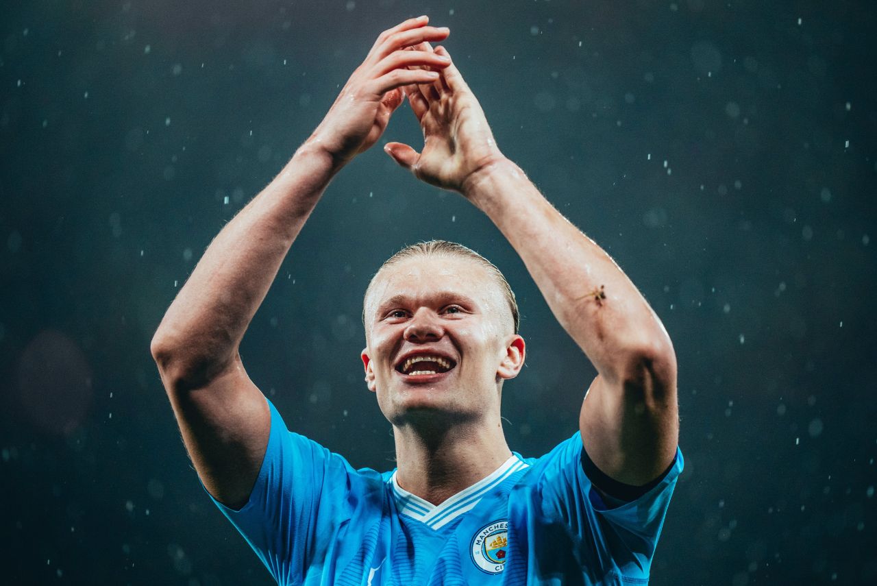 Haaland foi o destaque na vitória do Manchester City contra o Manchester United pela Premier League