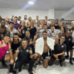 Jogadores do Vitória celebram o acesso no vestiário do Castelão após vencer o Sampaio Correa por 1x0 na Série B