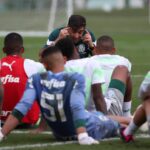 Abel Ferreira durante treino do Palmeiras