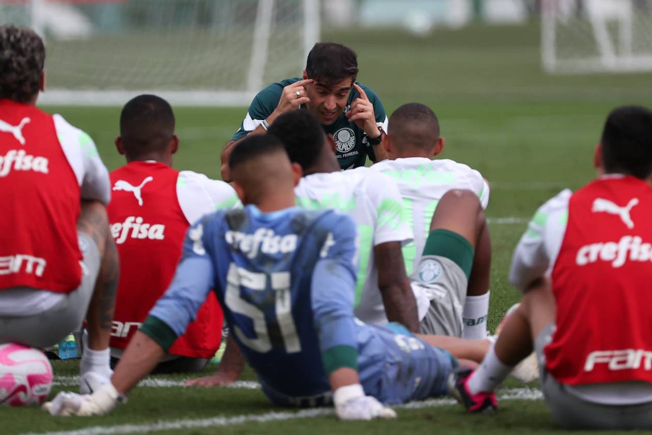 Abel Ferreira durante treino do Palmeiras