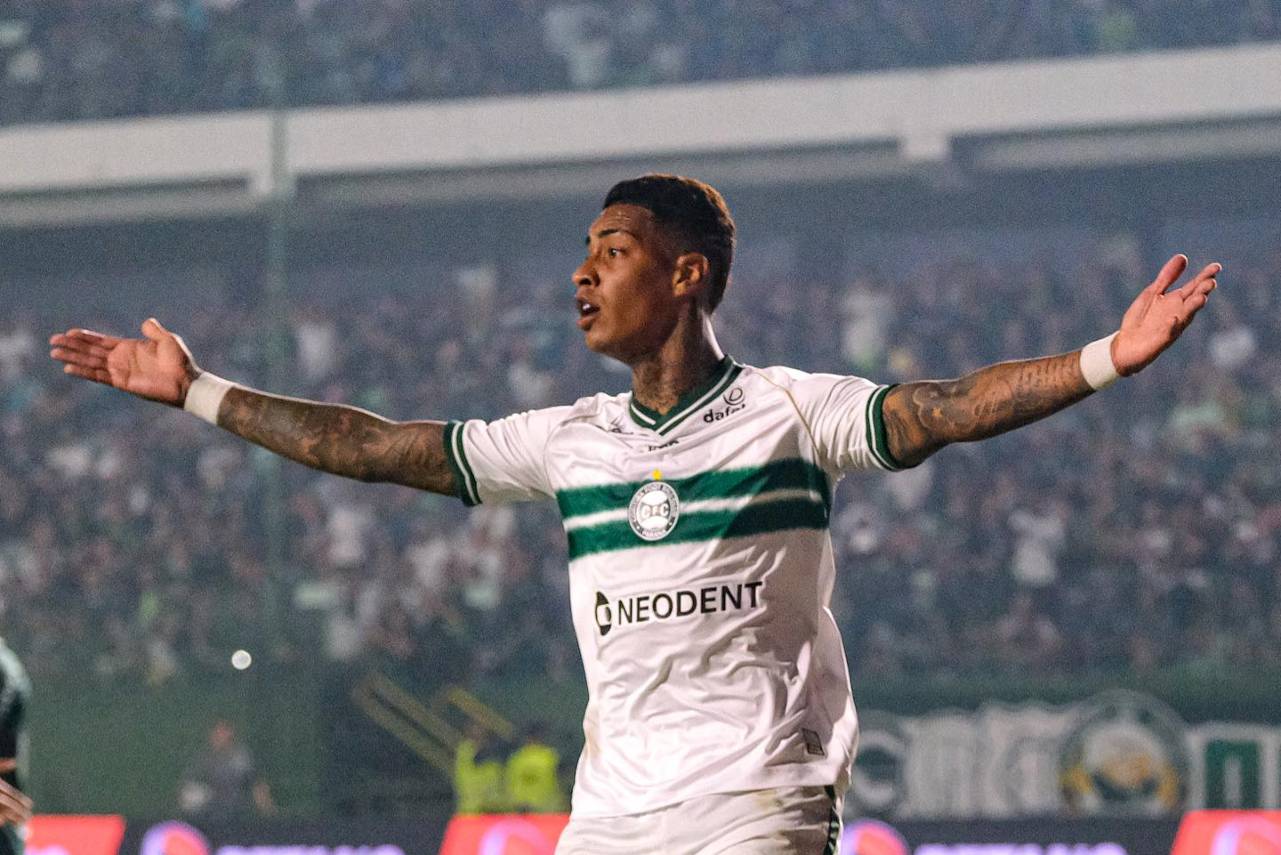 Alef Manga foi suspenso do futebol