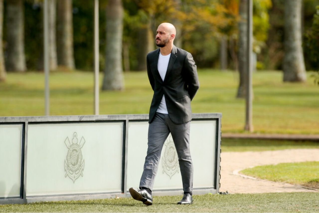 Alessandro Nunes vai deixar cargo de gerente de futebol (Foto: Rodrigo Coca/Ag. Corinthians)