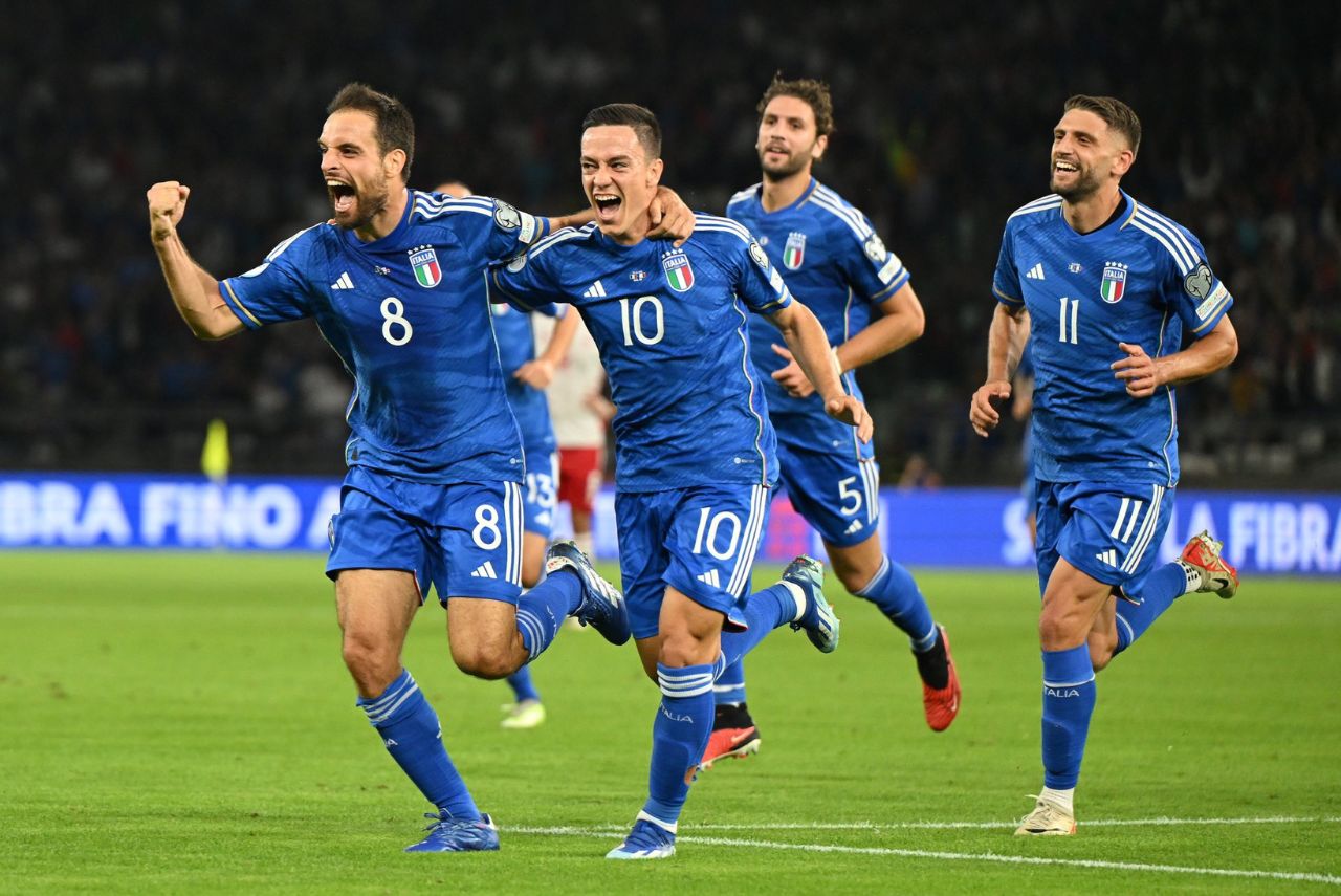 Bonaventura (8) e Berardi (11) marcaram três dos quatro gols da vitória da Itália sobre Malta (Foto: Azzurri/Twitter)