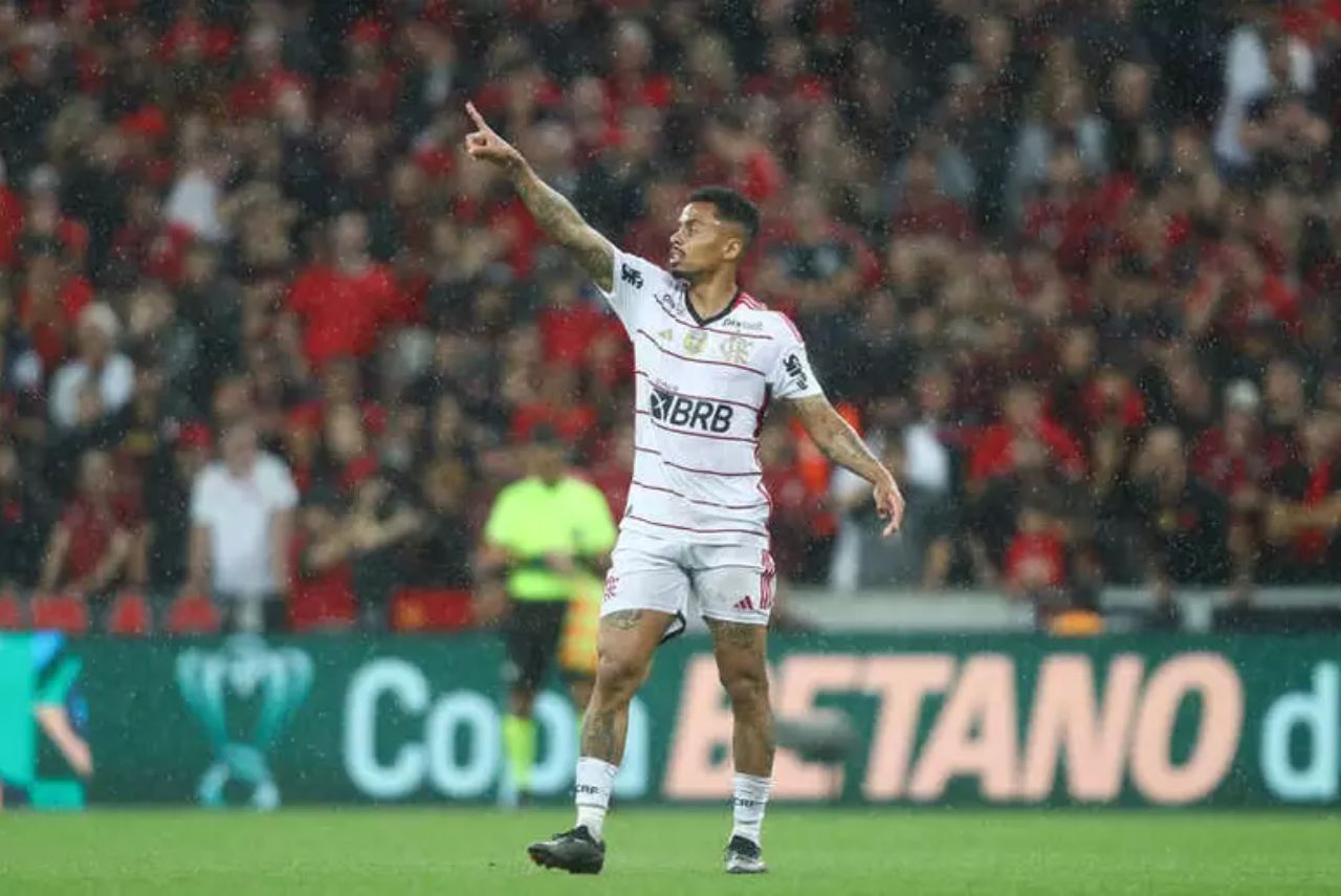 Allan em campo pelo Flamengo