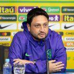 Arthur Elias, técnico da seleção feminina
