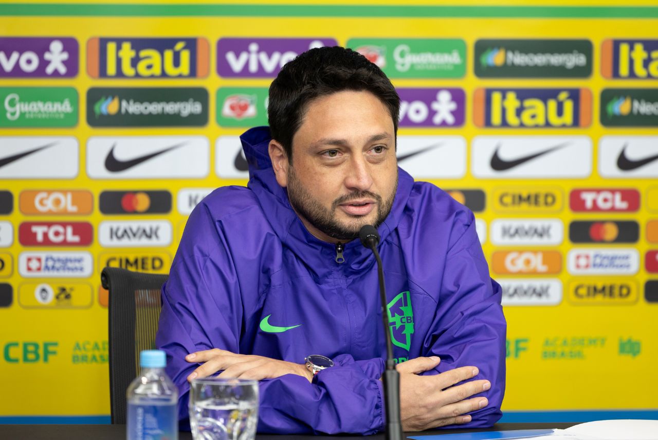 Arthur Elias, técnico da seleção feminina