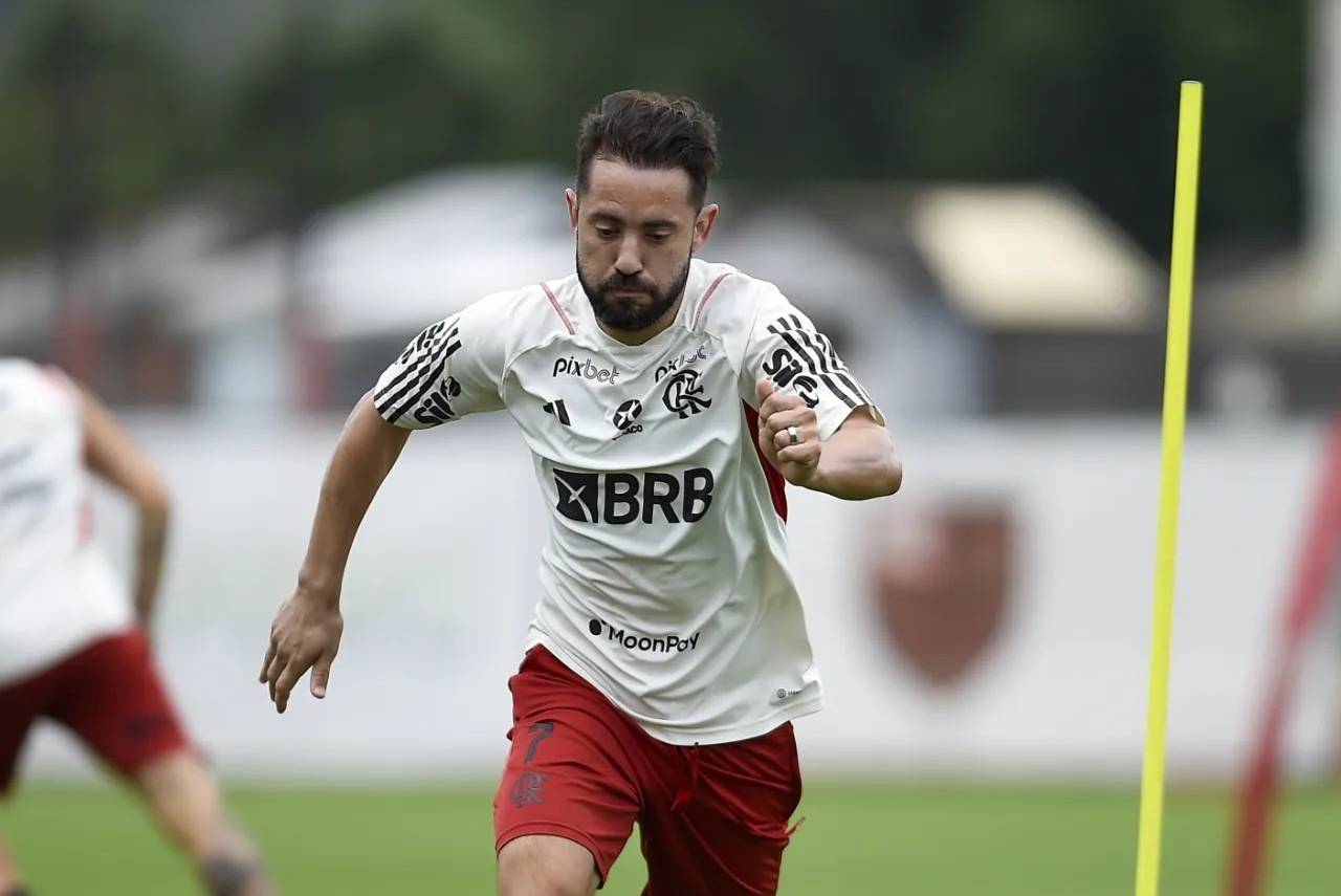 Everton Ribeiro quer ficar no flamengo