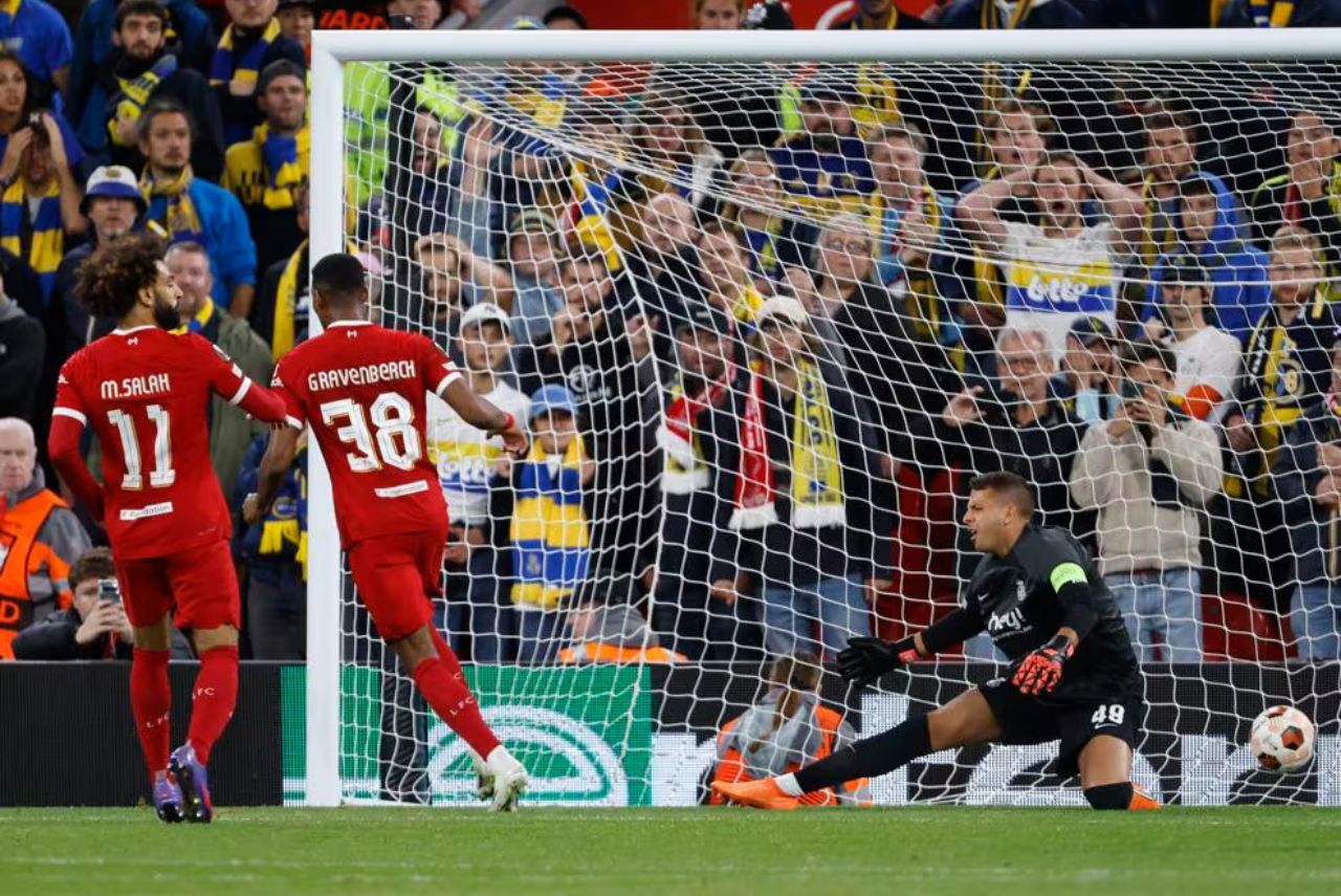 Gravenberch marcou o primeiro gol do Liverpool (Foto: UEFA/Divulgação)