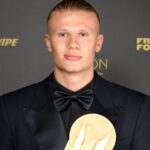 Erling Haaland recebe premiação