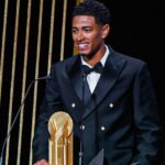 Jude Bellingham durante premiação