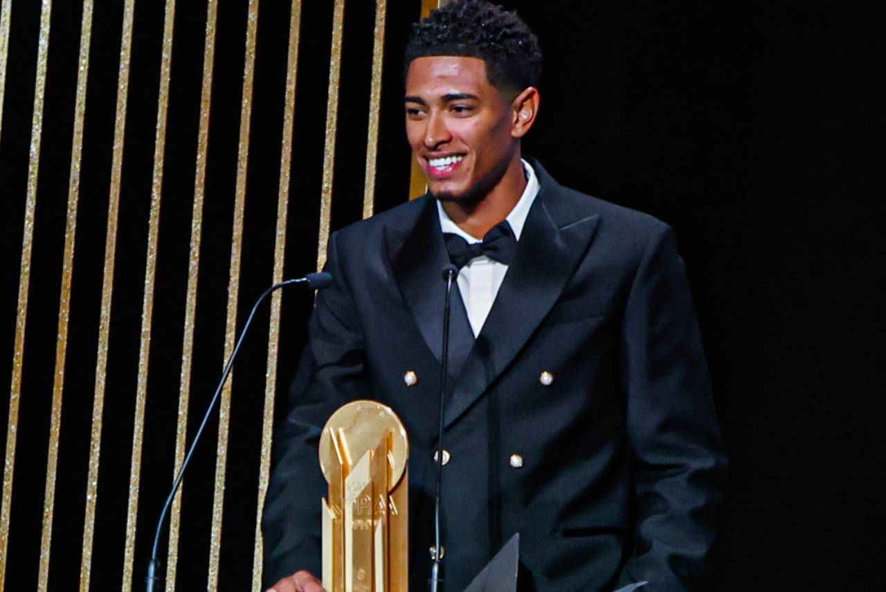 Jude Bellingham durante premiação