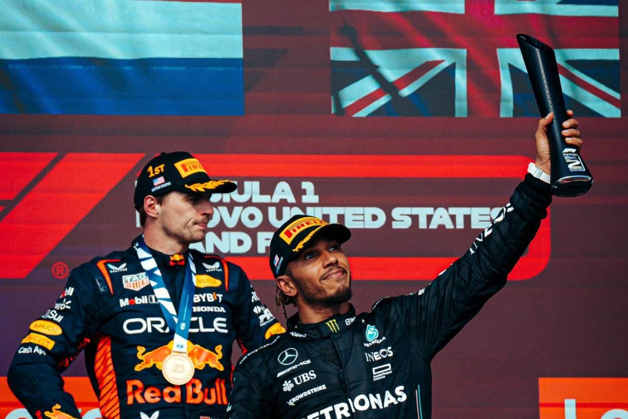 Lewis Hamilton perdeu segundo lugar