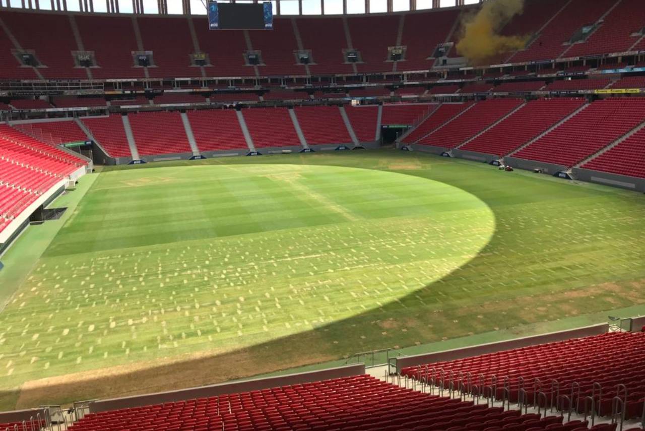 Gramado do Mané Garrincha apresenta problemas