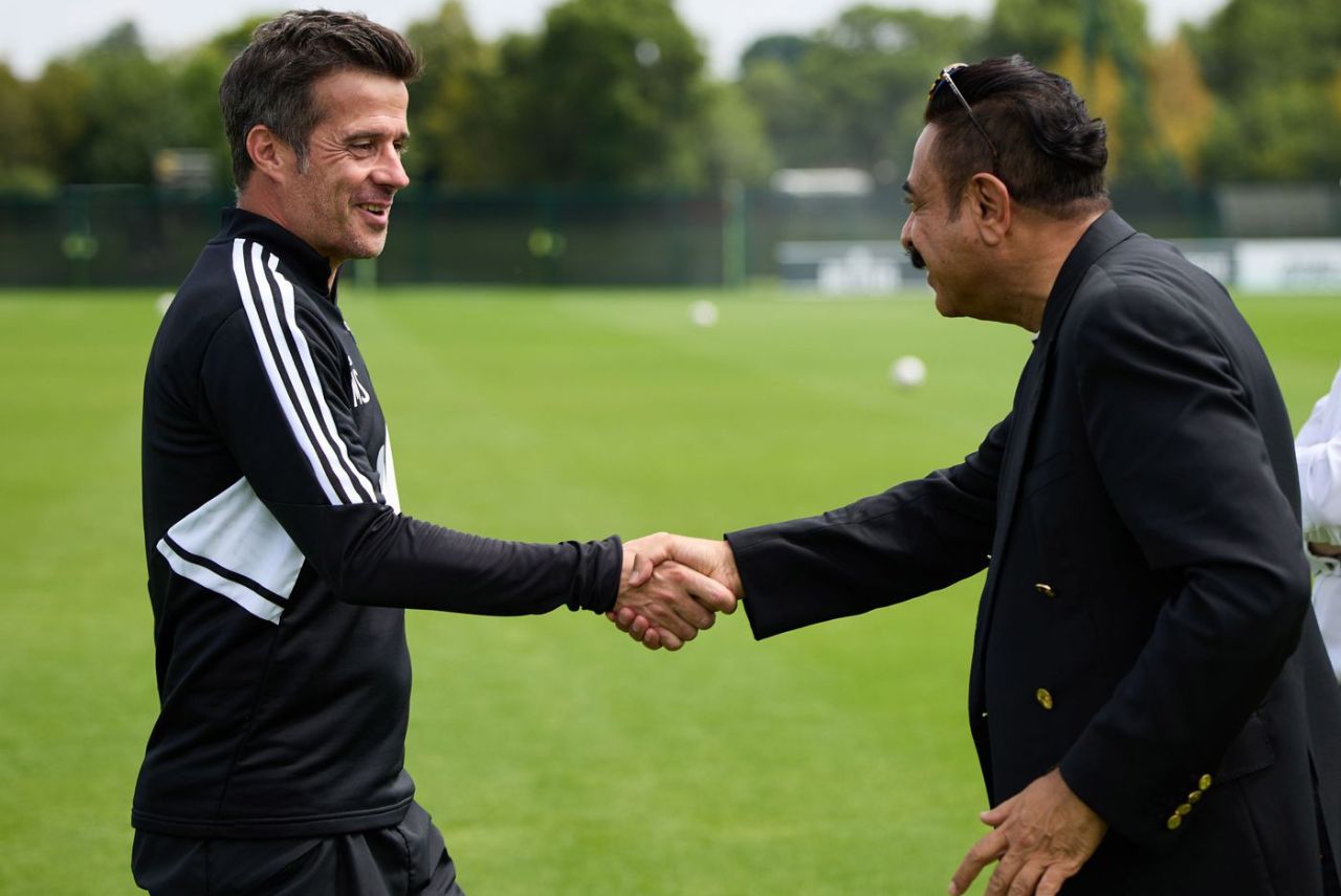 Marco Silva e o presidente do Fulham, Shahid Khan (Foto: Fulham FC/Divulgação)