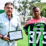 Marcus Salum e Juninho foram punidos pelo STJD (Foto: América-MG/Divulgação)