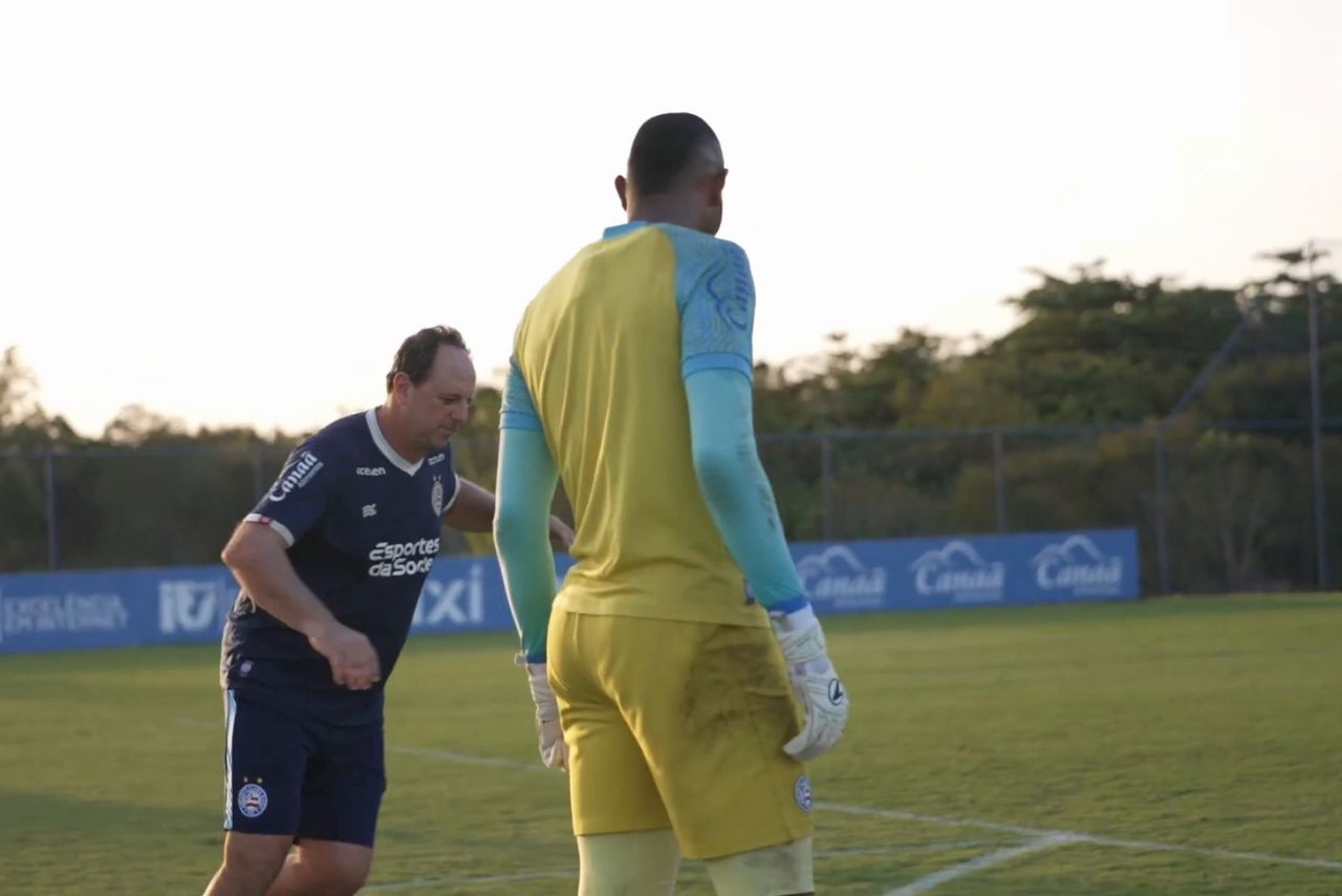 Rogério Ceni em treino do Bahia no CT Evaristo de Macedo (Foto: OneFootball/Reprodução)