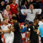 vini jr sofrendo racismo