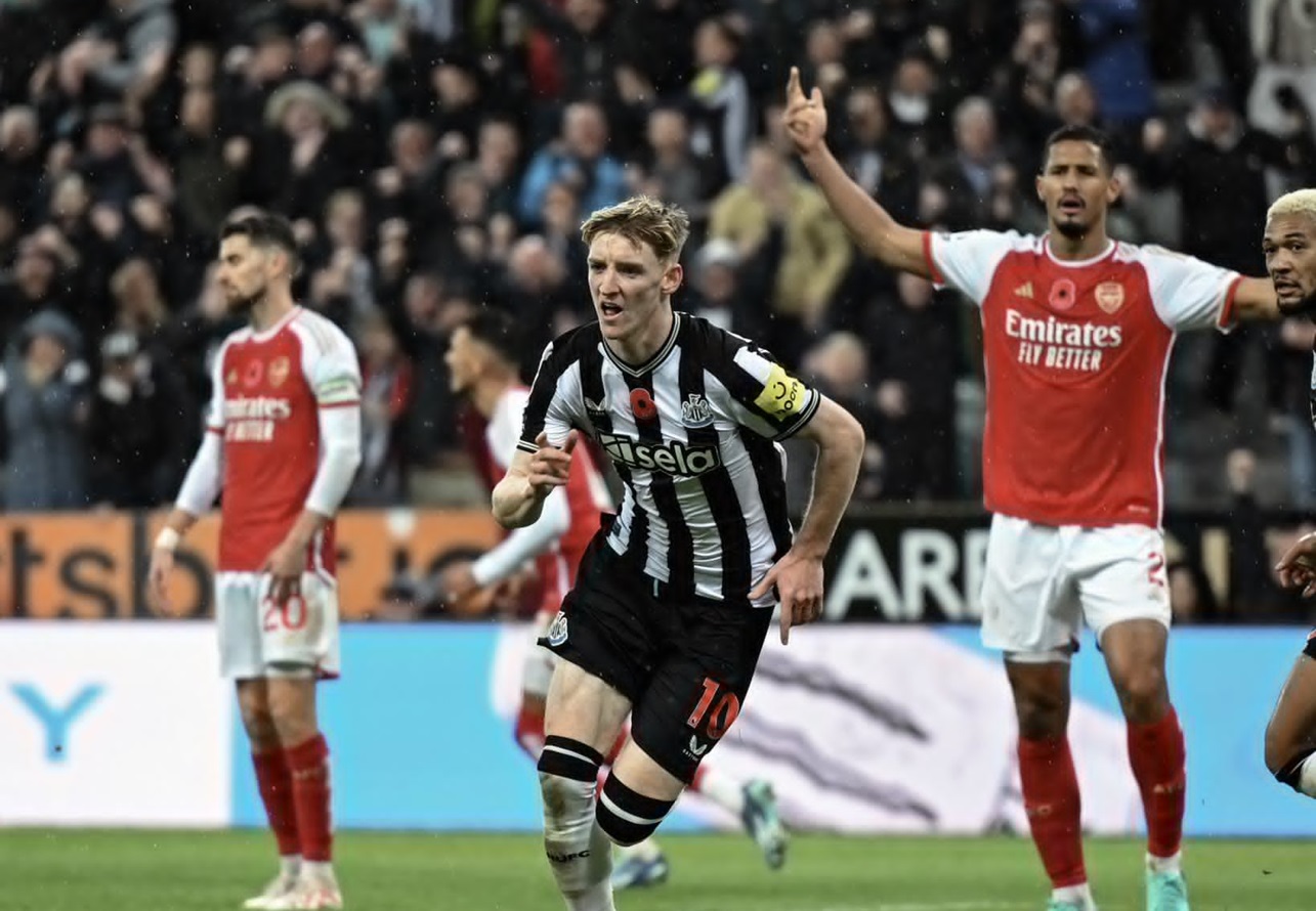 Arsenal é derrotado pelo Newcastle e perde a invencibilidade no Inglês
