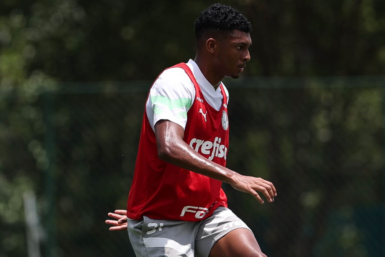 Jovem atacante tem 26 jogos pelo profissional do Palmeiras