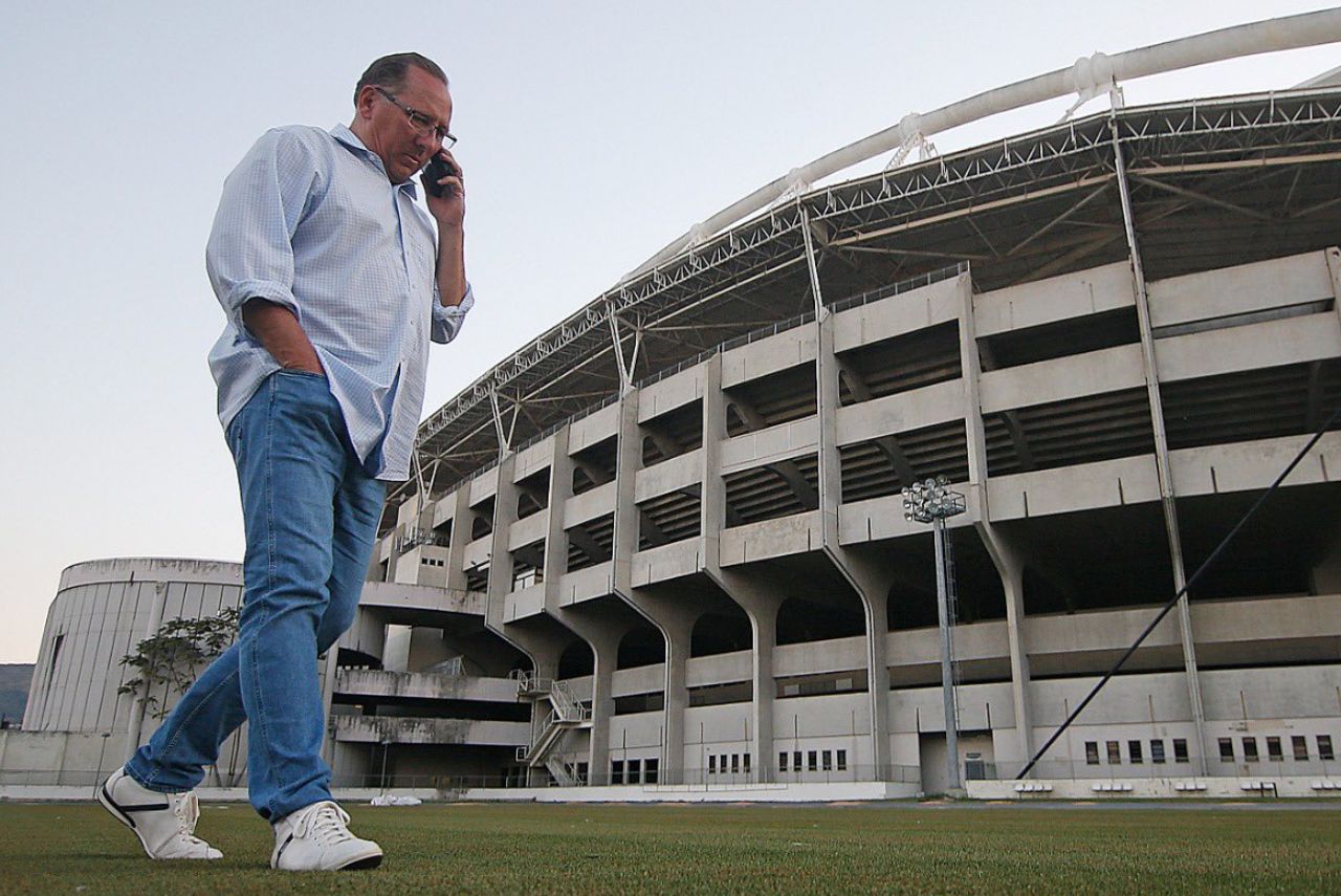 Empresário é atual dono do Botafogo e de outros clubes pelo mundo