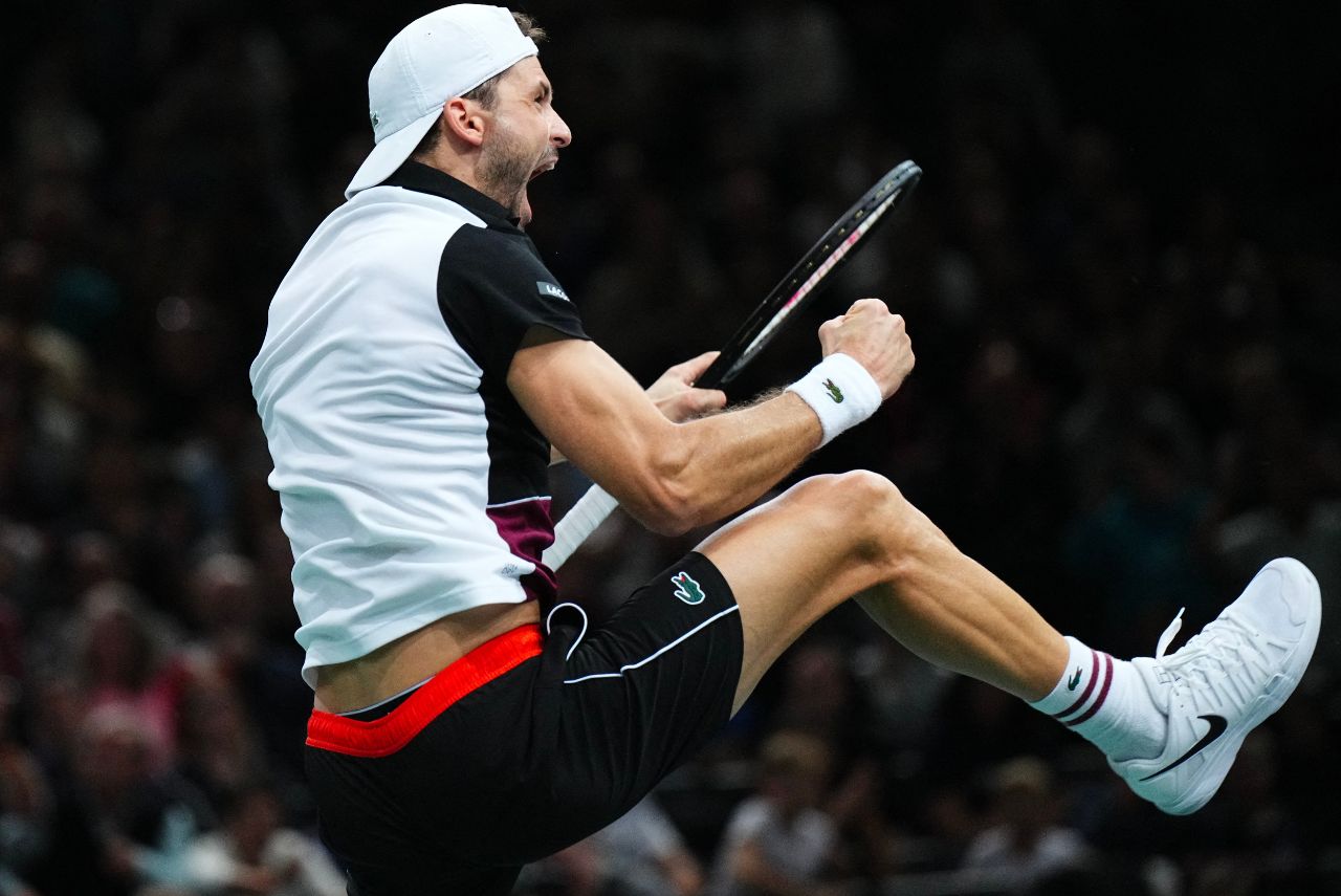 Dimitrov celebrando a vitória