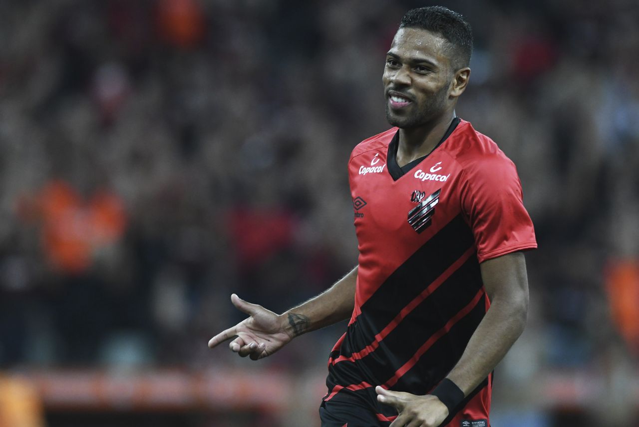 Renan Lodi é cria da base do Furacão