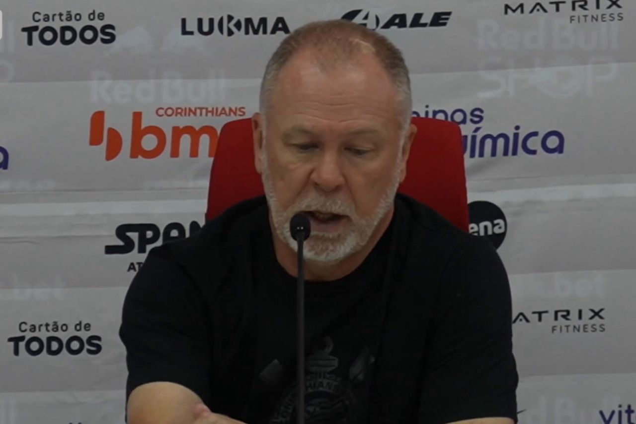 Mano Menezes em coletiva do Corinthians