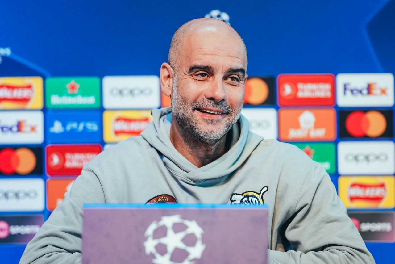 Pep Guardiola em coletiva do Manchester City