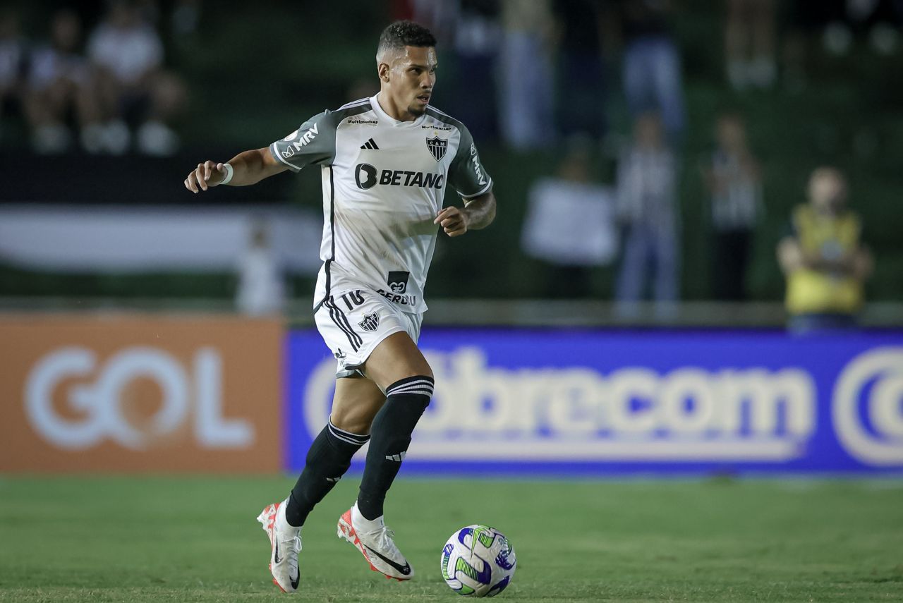 Paulinho terá chance na Seleção Brasileira