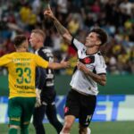 Argentino comemorando gol do Vasco