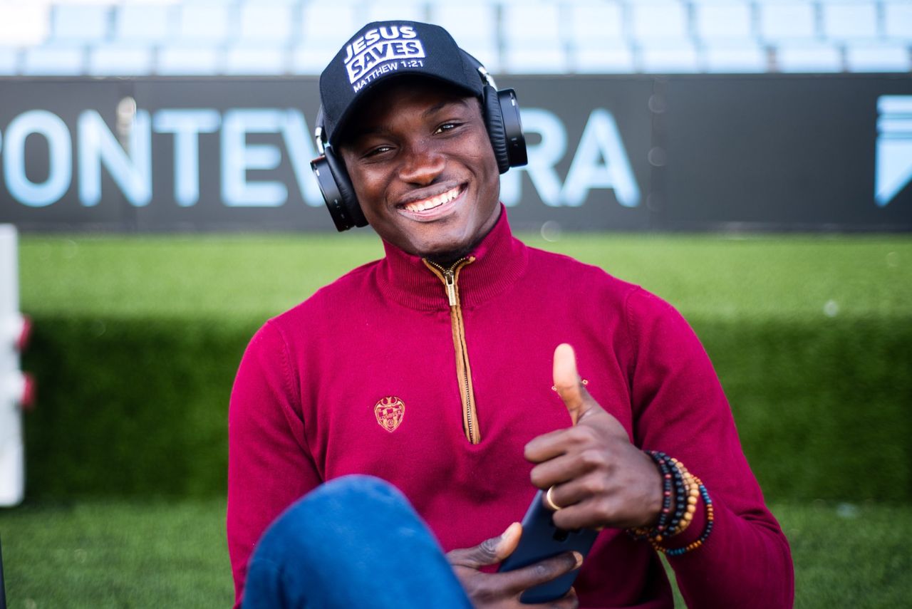 Dwanema defendeu a seleção de Gana oito vezes