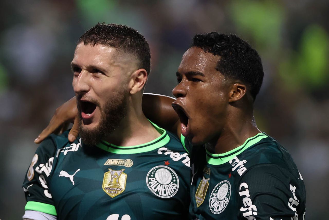 Zé Rafael e Endrick comemoram gol do Palmeiras