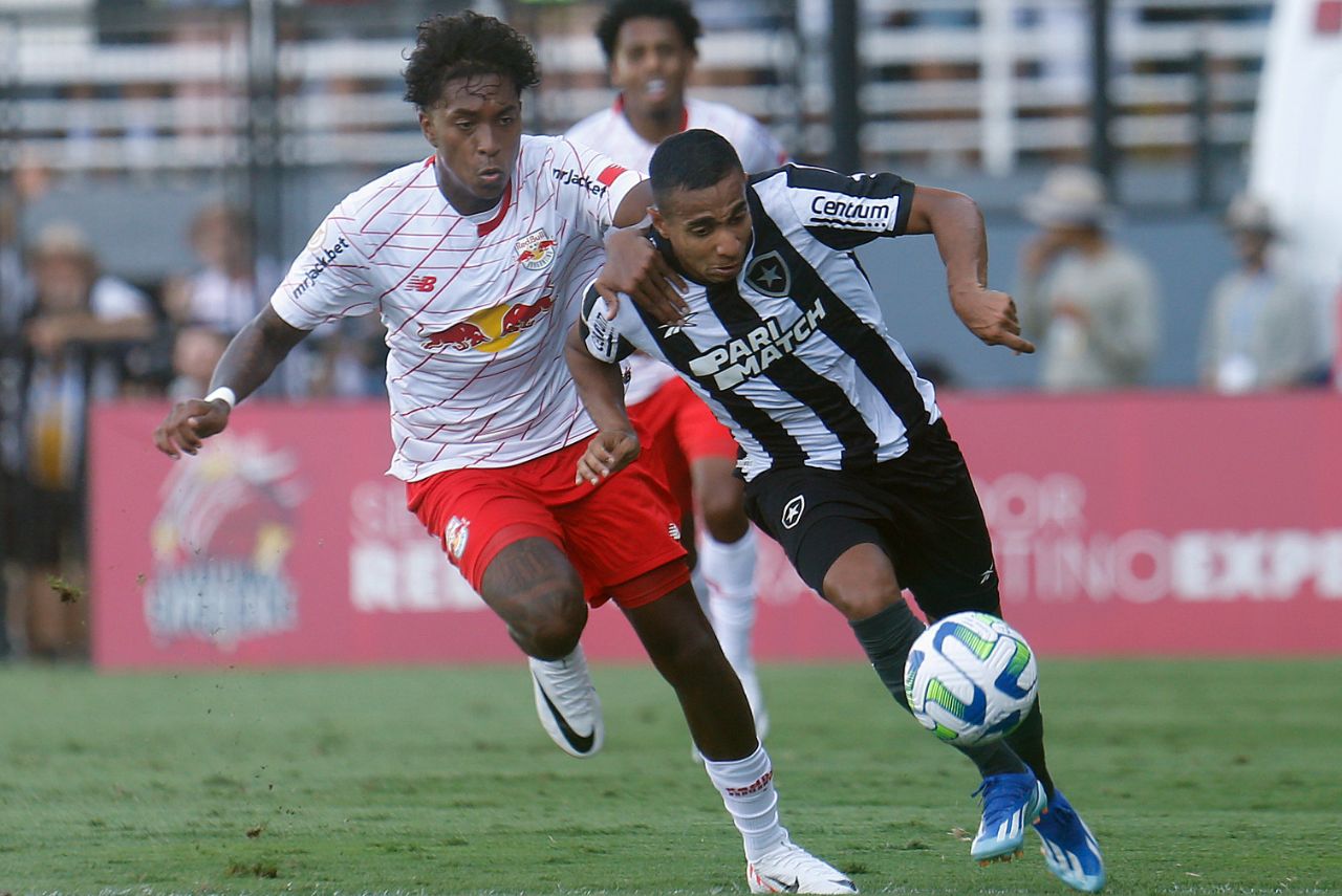 Botafogo sofreu gol no fim da partida