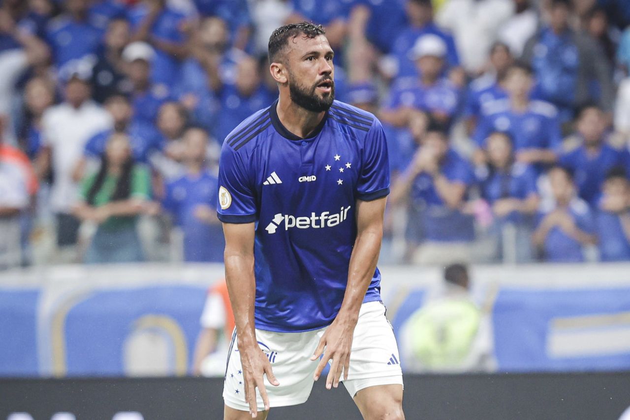 Zagueiro tem um gol pelo Cruzeiro na temporada