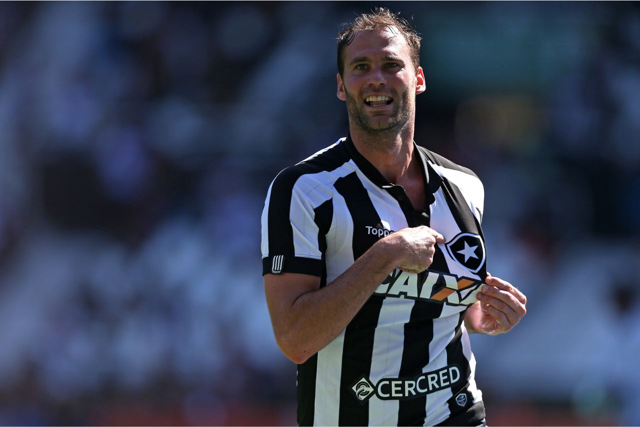 Carli em campo pelo Botafogo