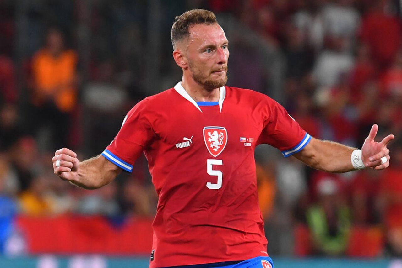 Zagueiro Coufal é um dos cortados da República Tcheca