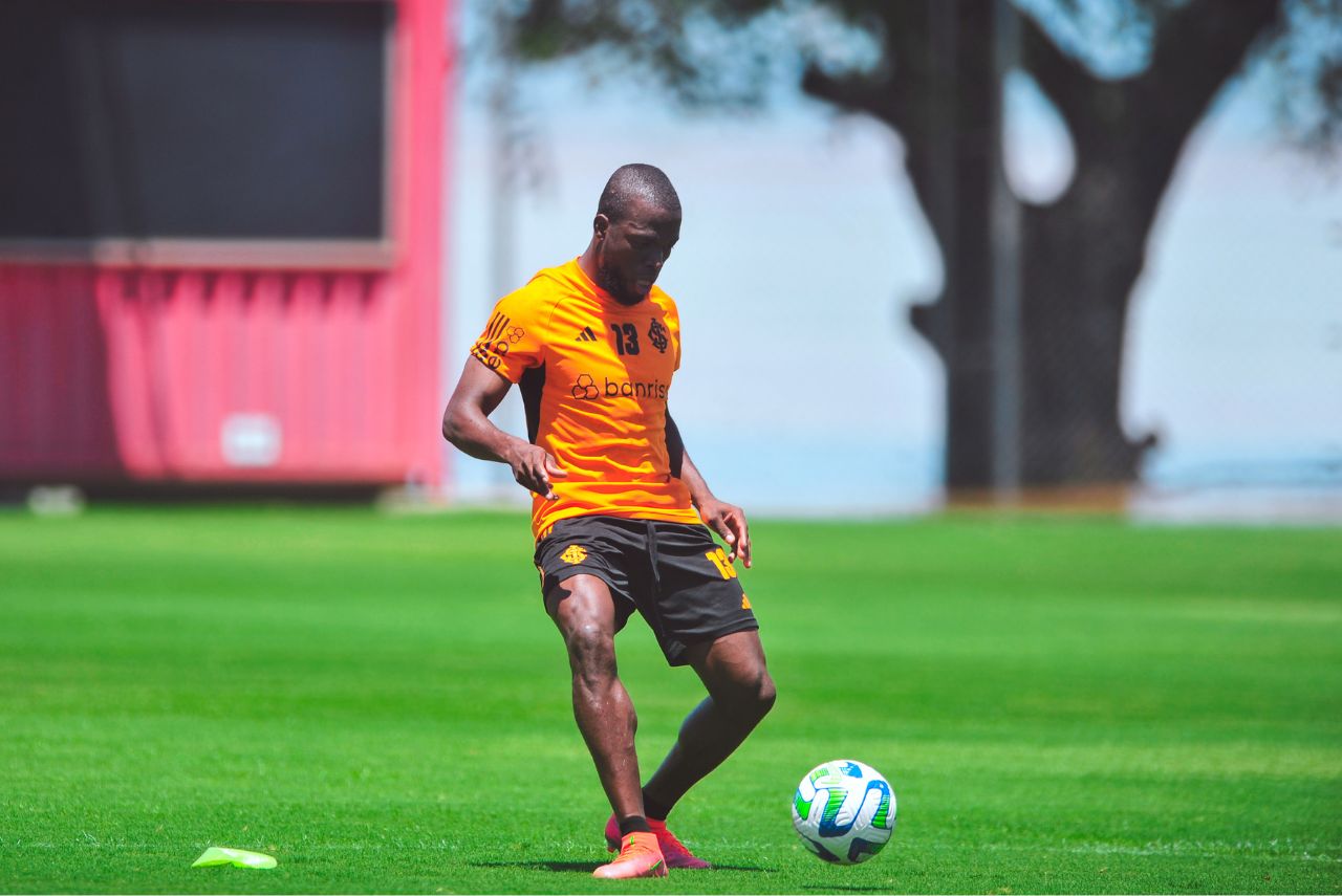 Enner Valencia em treino do Internacional nesta segunda (20)