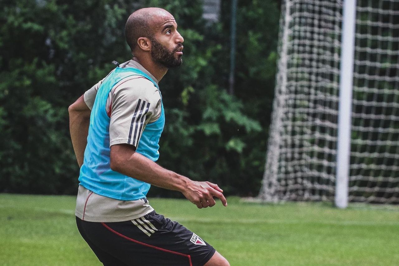 Lucas em treino do São Paulo