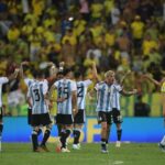 Argentinos comemoram histórica vitória contra o Brasil