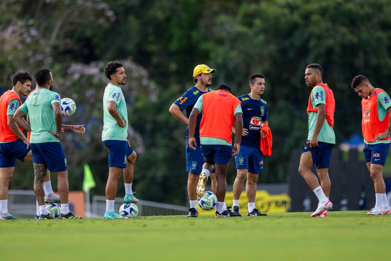 Diniz em treino do Brasil