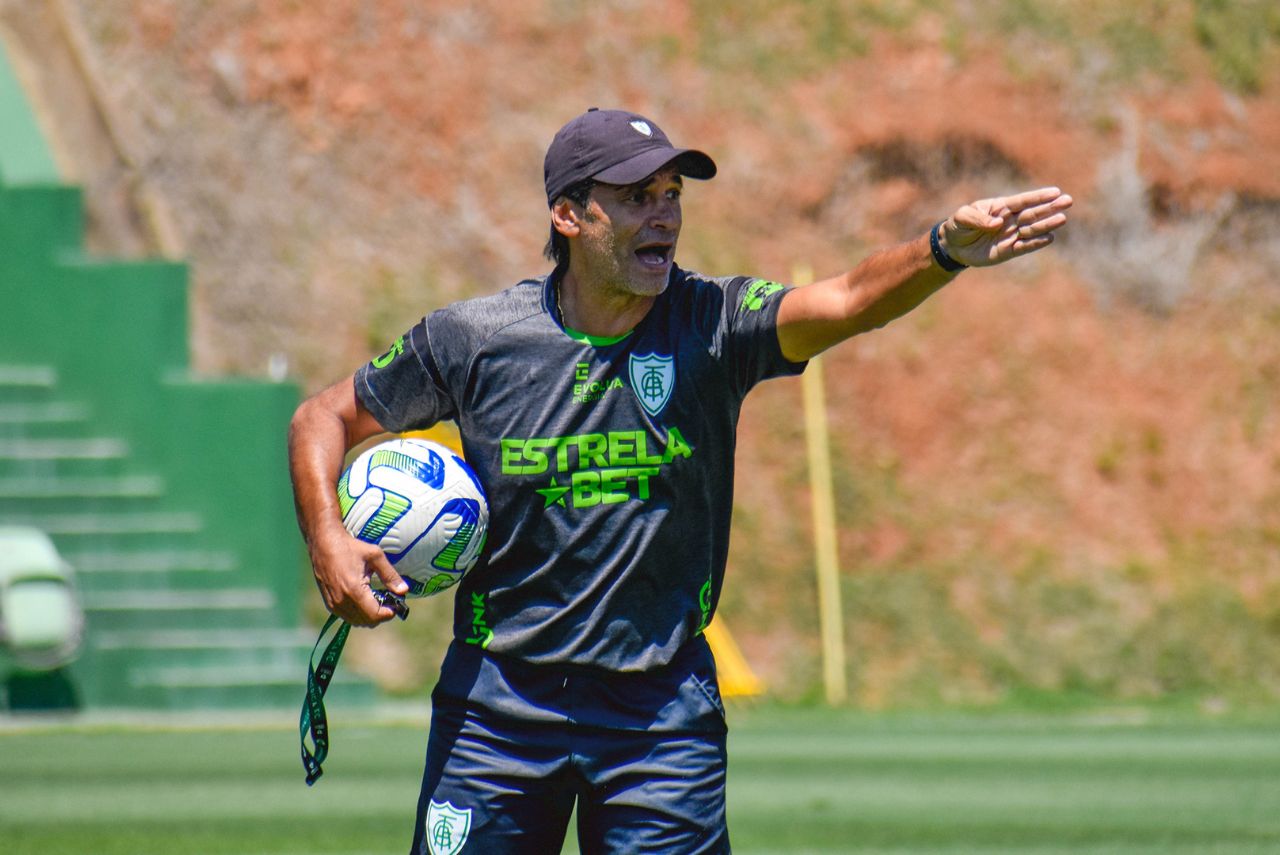 Fabián Bustos demitido do América-MG