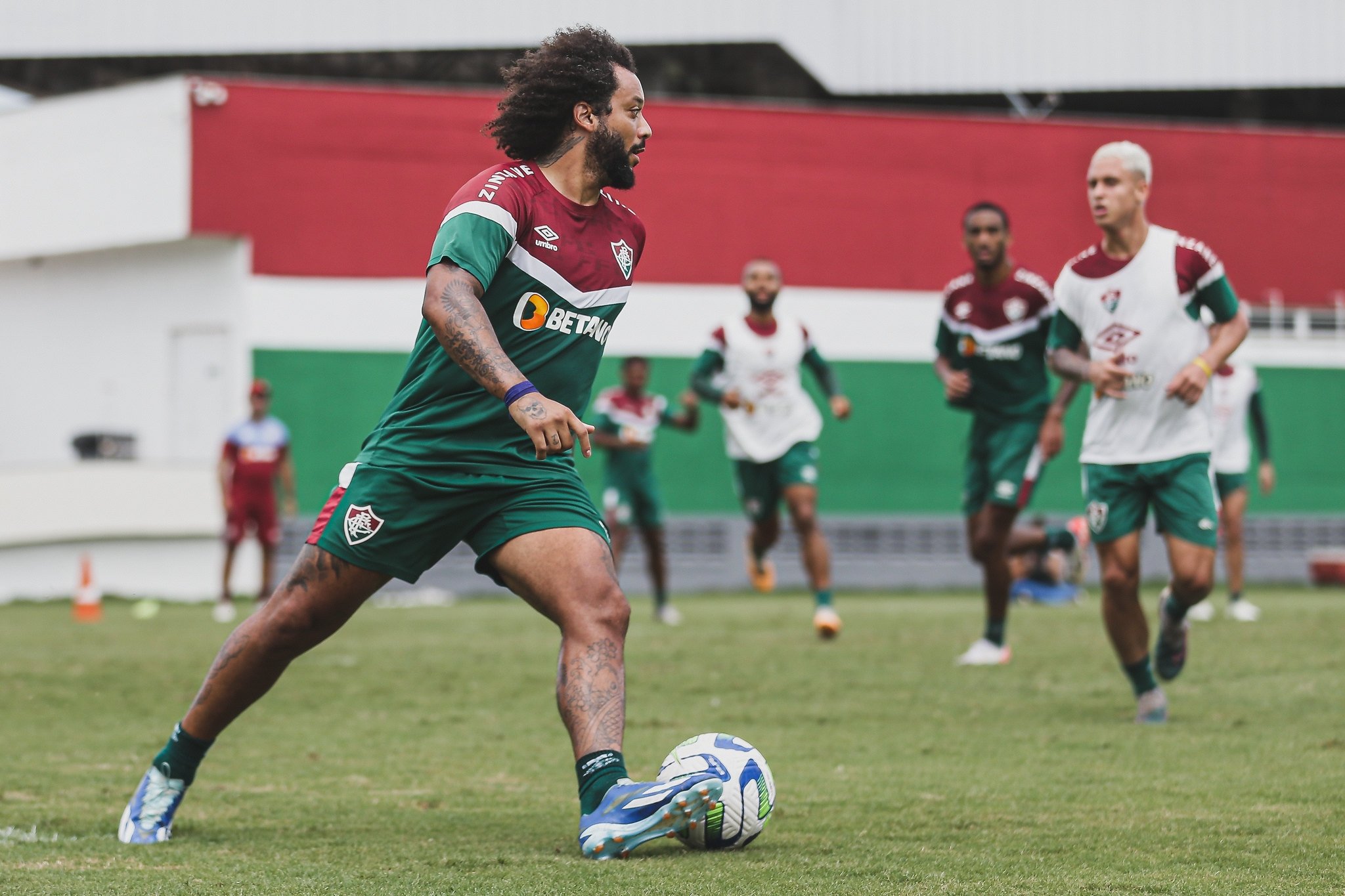 Marcelo durante treino nas Laranjeiras